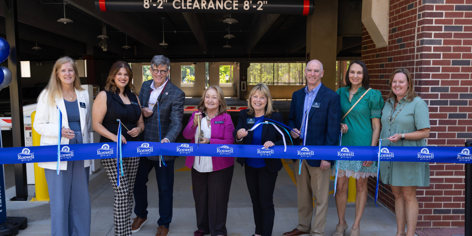 Roswell Mayor, Council, and City Staff cut the ribbon on the new parking deck.